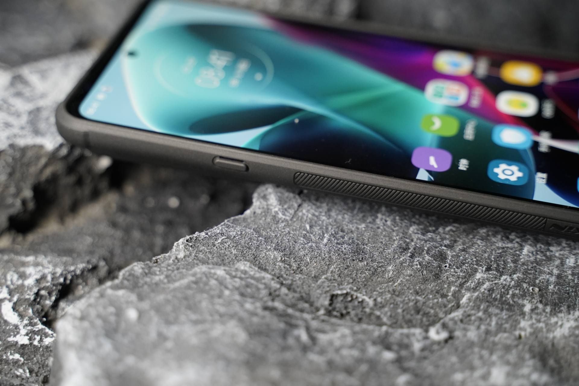 手机壳|旗舰手机怎样使用更久?配置高更要保护好,耐尔金上手体验分享