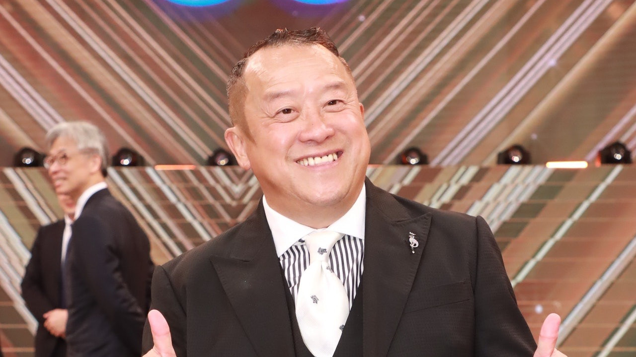 曾志伟|曾志伟重返TVB连升三级，荣升行政委员会成员，与高层同框站中间