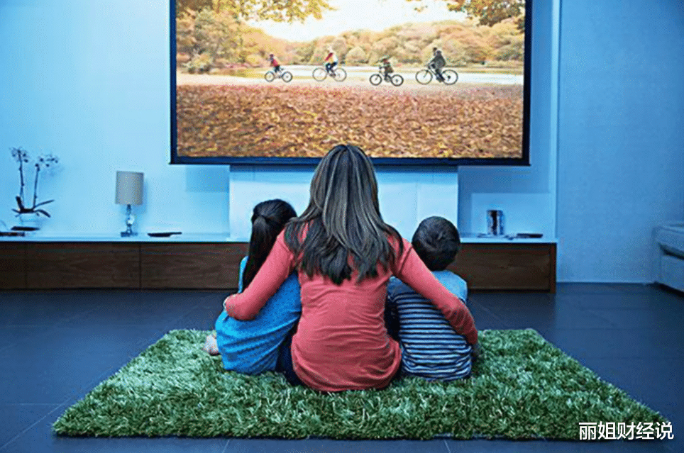 彩电|彩电市场掀起“价格战”,85寸巨幕下场厮杀,大屏幕快速普及?