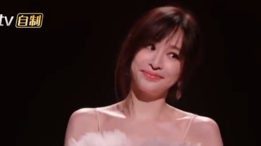 王心凌|王心凌在浪姐唱《当你》，钟欣潼张天爱落泪，吴谨言的点评引热议