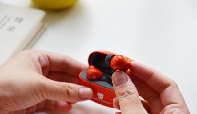 蓝牙耳机|薛之谦联名漫步者FitPodsDSP:年轻人的第一款真无线蓝牙耳机