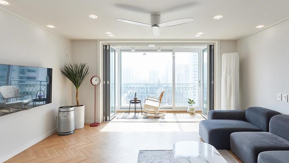 韩国140㎡两居室，客厅墙面不做装饰，我终于明白什么叫越简约越高级