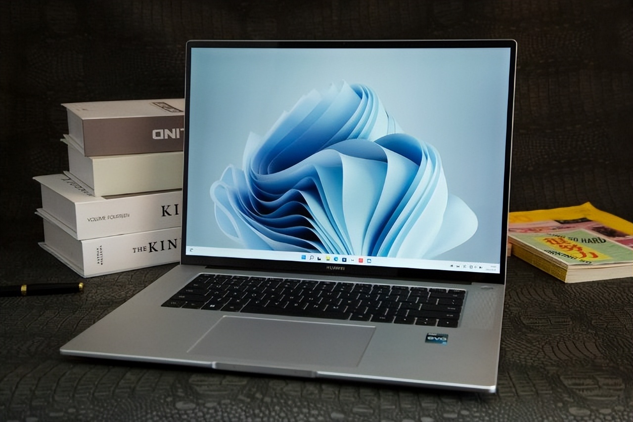 大屏|618+毕业季，笔记本挑到眼花？这三款不同价位的大屏轻薄本都不错