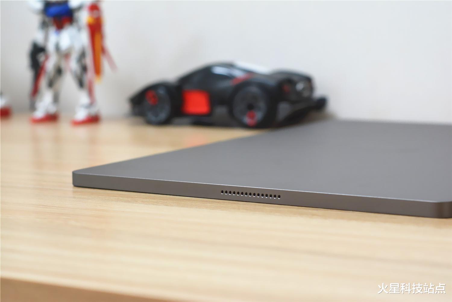 显示器|INNOCN推出OLED便携屏：15.6英寸，搭配游戏掌机好用吗？