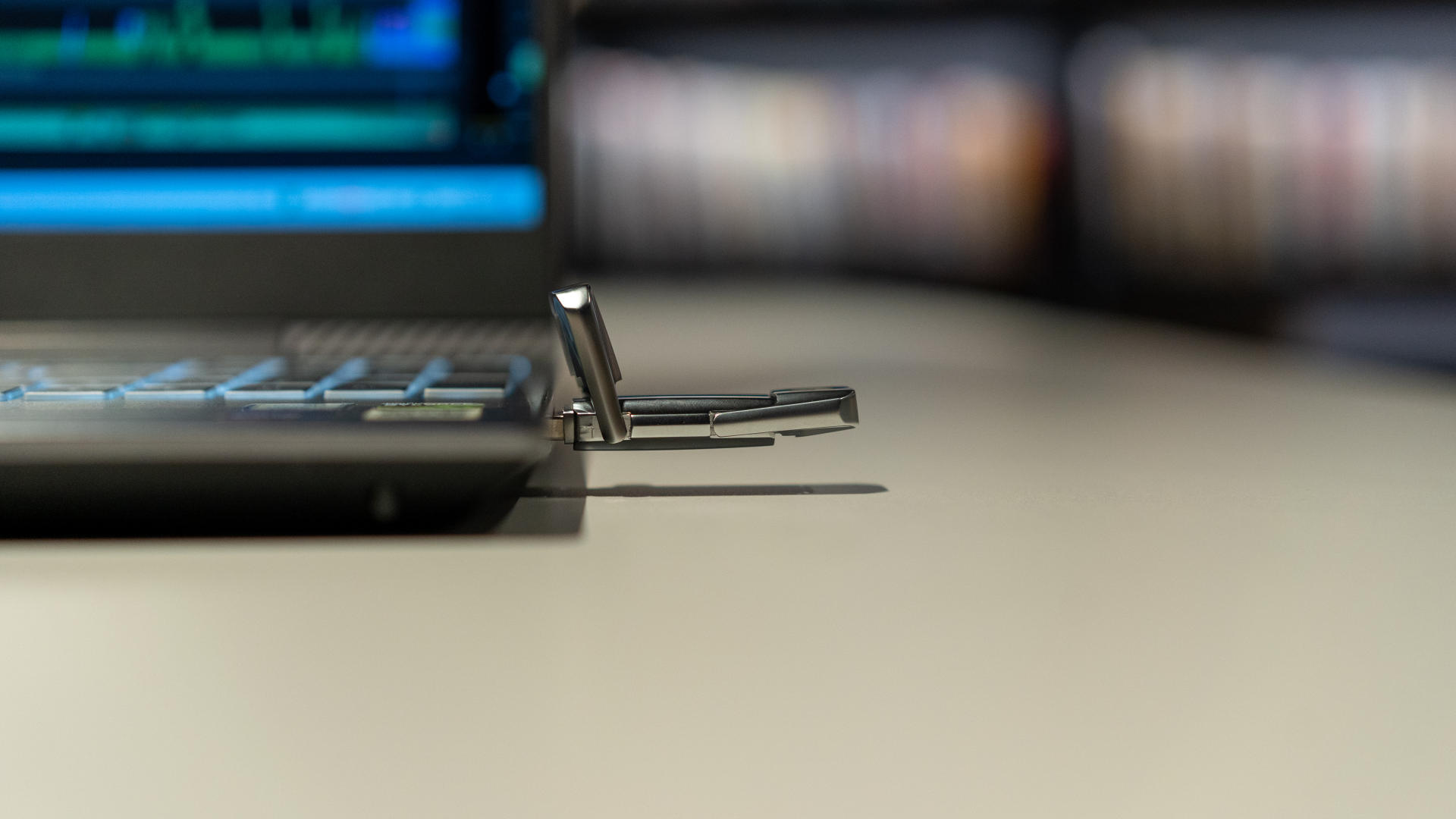 aigo|怎么赶上自媒体风口？凭借aigo高速固态硬盘U393，随时随地剪片