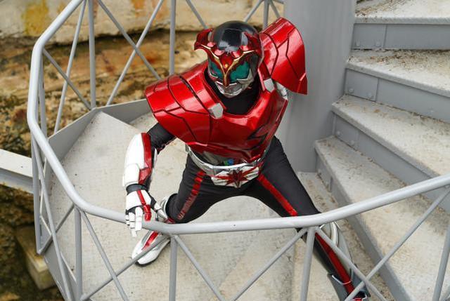 手办|粉丝自制《假面骑士》sic皮套，钻石巫骑霸气，金属强人超越原型