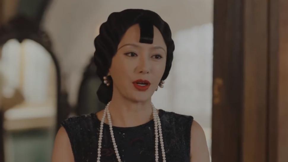 于正|《传家》开播，观众评价“刀刀见血”，于正一出手就是王牌？