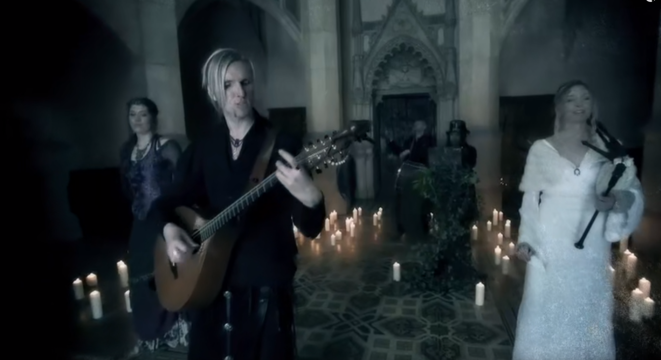 C++|外形和音质都极具辨识度,富丽典雅的HiFiMAN HE-R9