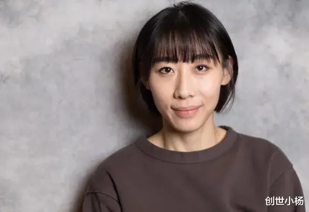 被骂“长得像驴脸”的任素汐，却把“骚”演到极致，旗袍穿出彩