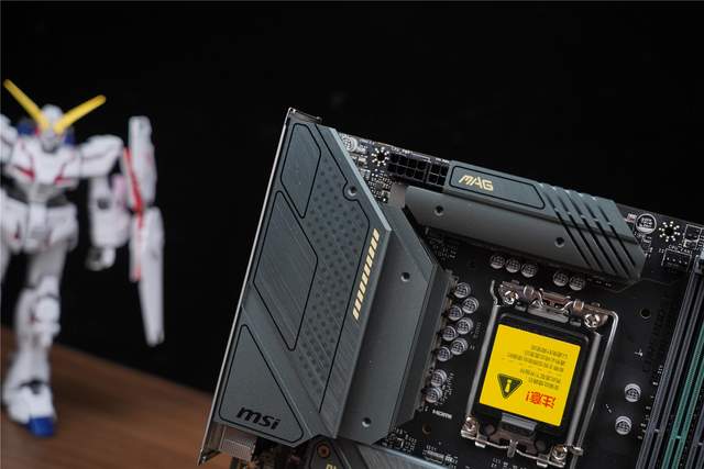 iPhone|黑化特供来袭,i5-12490F搭配微星B660M,性能提升值得你 期待