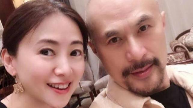 掮客|时隔25年，51岁翁虹和老友徐锦江再聚首，逆龄生长少女感十足