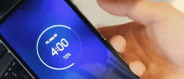 |摩托罗拉Razr3搅局折叠屏手机市场,骁龙8Gen1Plus确定