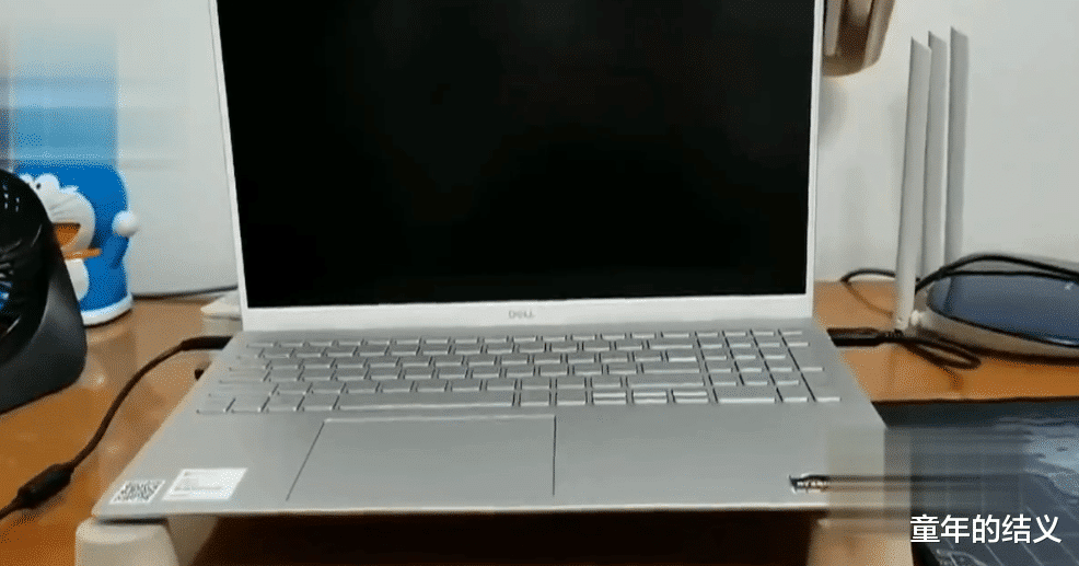 戴尔|儿子新买的戴尔电脑，妈妈说她有些害怕，专柜：不是专业的游戏本