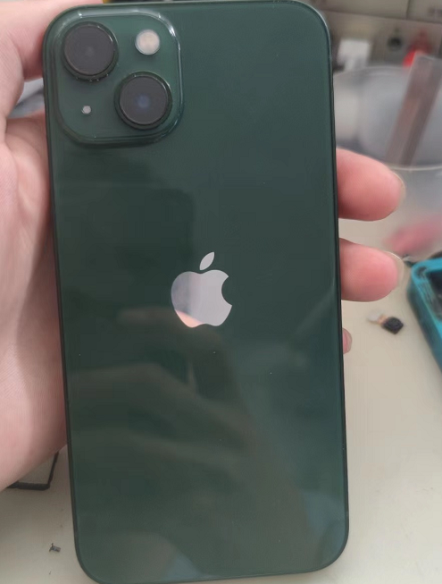 iphone13|网友买iPhone13翻车,该机换屏、扩容,但商家却说是原装机!