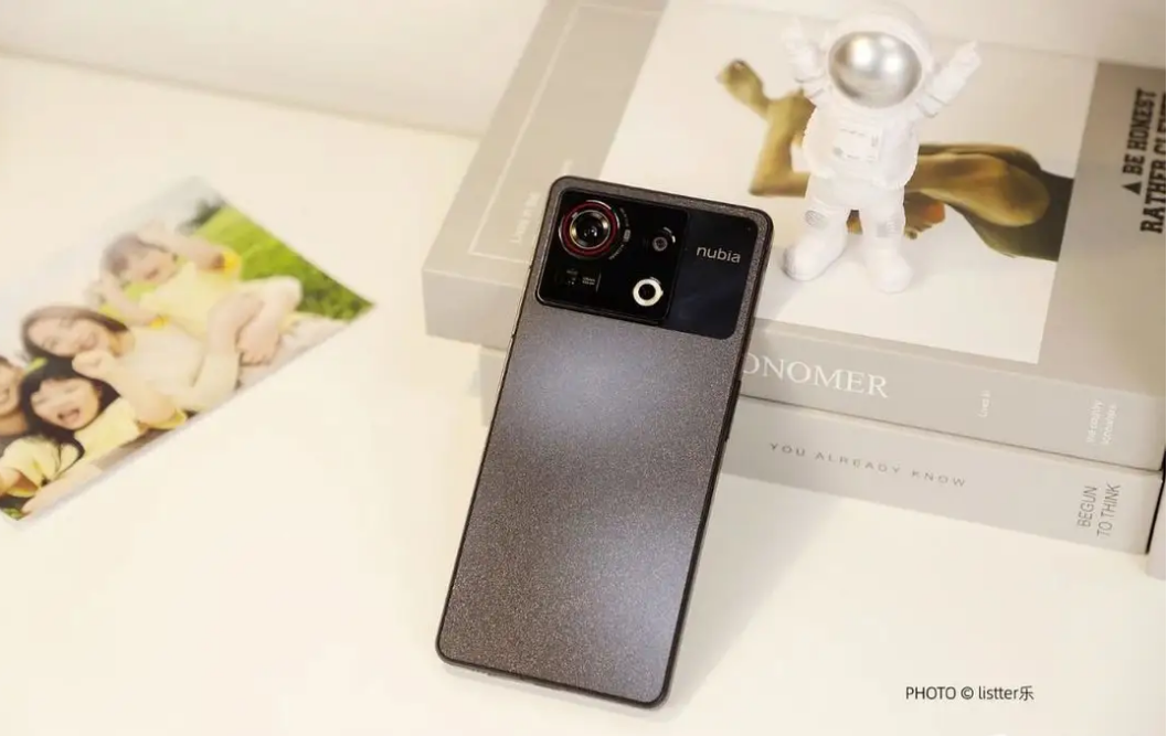 高通骁龙|最便宜的骁龙8+长焦机型，拥有18+1TB大储存版本，仅售3399元起