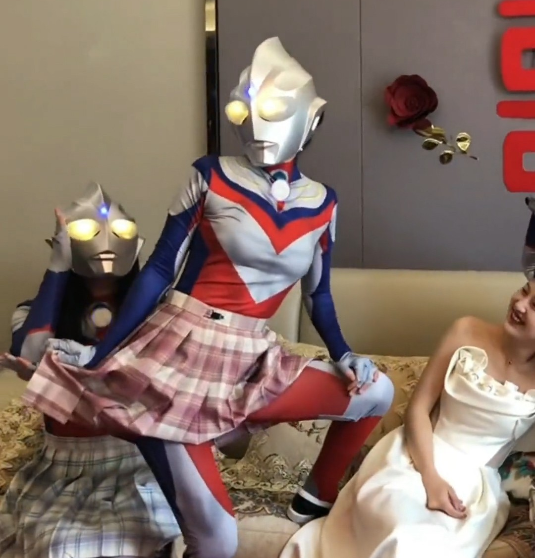 acgn漫评|“最强伴娘团”亮瞎了我的眼！