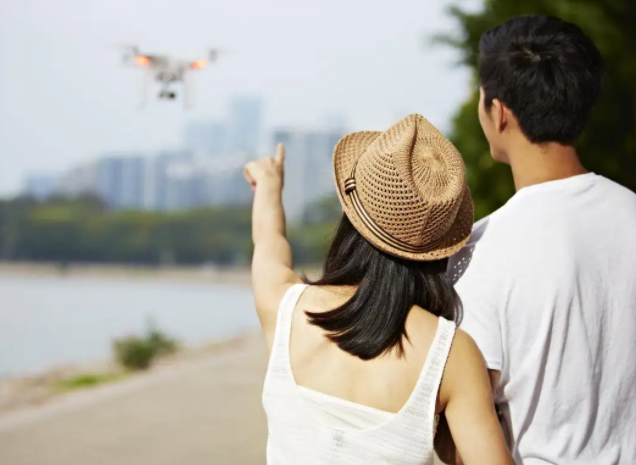 在爱情,婚姻的舞台上,始终有演不完的人间悲喜剧