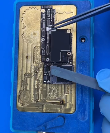 电池|手机喇叭没声，去更换喇叭还是不行？最后竟然是它的问题！