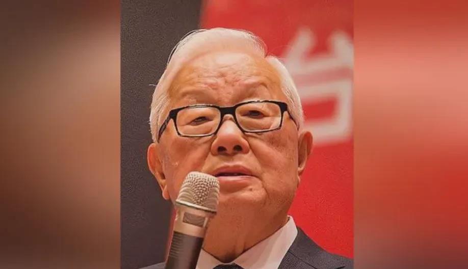 这一次，张忠谋本来还想装大尾巴狼，结果却露馅了，再也装不下去了！不然，你能想象台