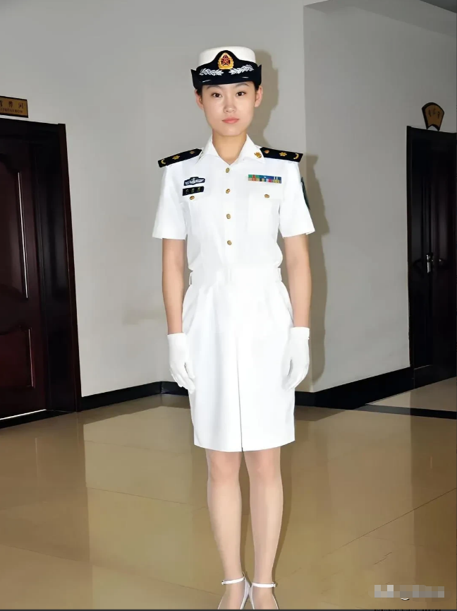 不懂就问：女兵可以穿丝袜吗？