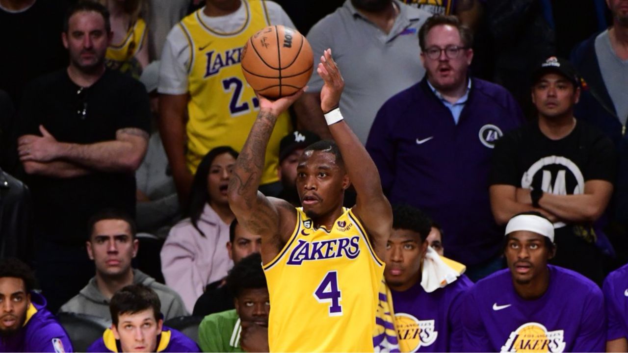 湖人晋级概率超过95％：詹皇紧抱沃克庆祝 库里低头沮丧离场