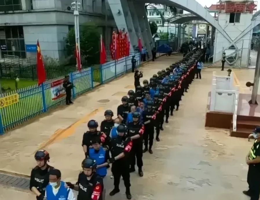 这些被遣返的诈骗犯，需要全国数万名警察把他们送回原籍，这得耗费多大的人力、物力！