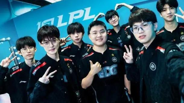 LPL转会期引发观众猜想，EDG人员变动让粉丝担心