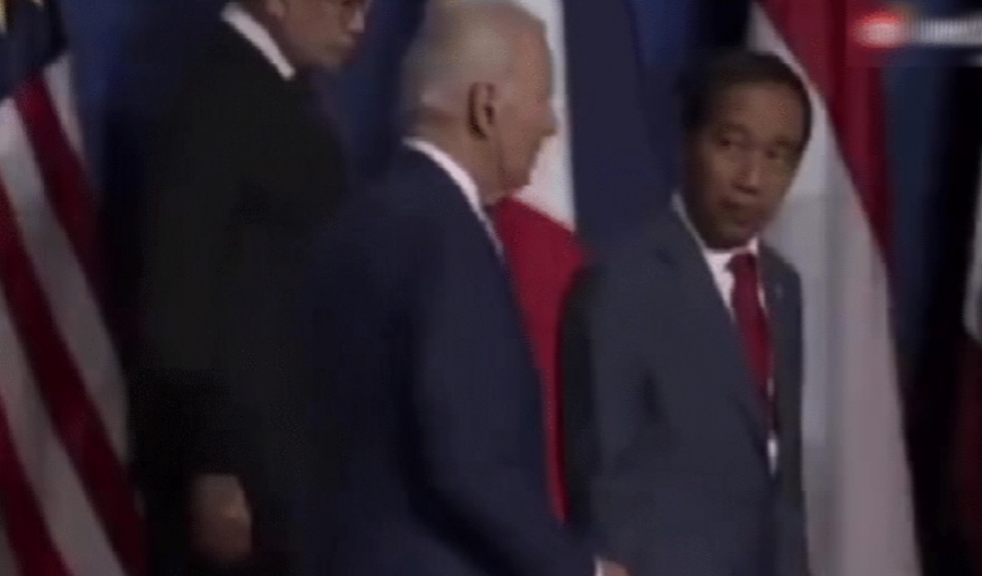 乐！APEC峰会的名场面来了！

大家猜猜看，这到底是故意的，还是突然犯糊涂了？