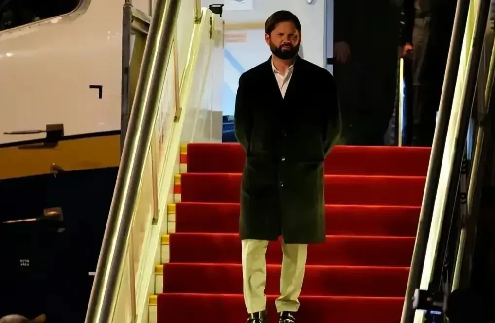 现在终于知道智利总统博里奇为什么不修边幅胡子拉碴也没人管了！原来他虽然贵为一国总