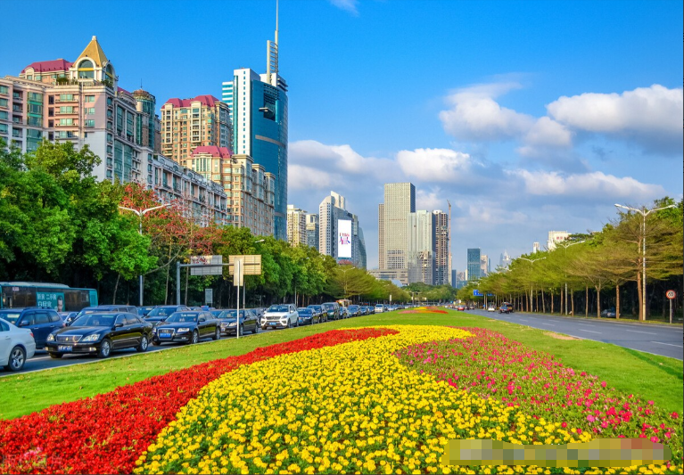 我和老头的退休金合起来每月有15000元，看似不少，但其实非常不够用。我们现在面