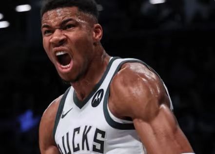 记者Haynes报道了雄鹿队和步行者队之间冲突的后续，他表示在字母哥冲进步行者更