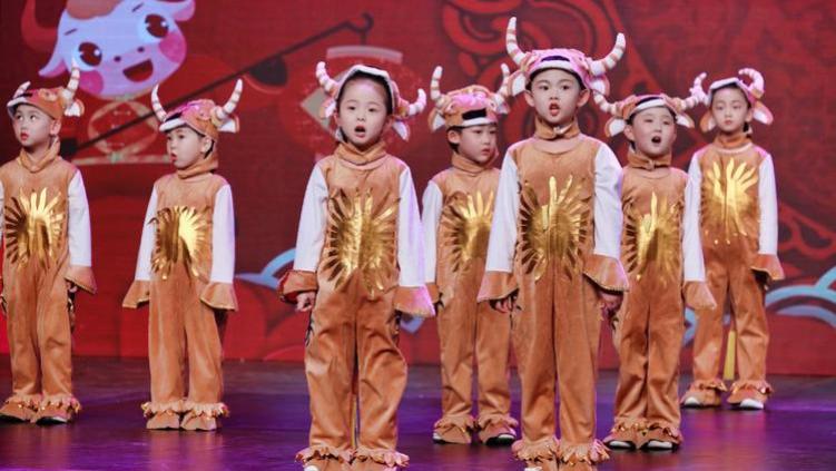 孩子到底能不能用洗面奶？人气儿童洁面大评测，一按开花是噱头？