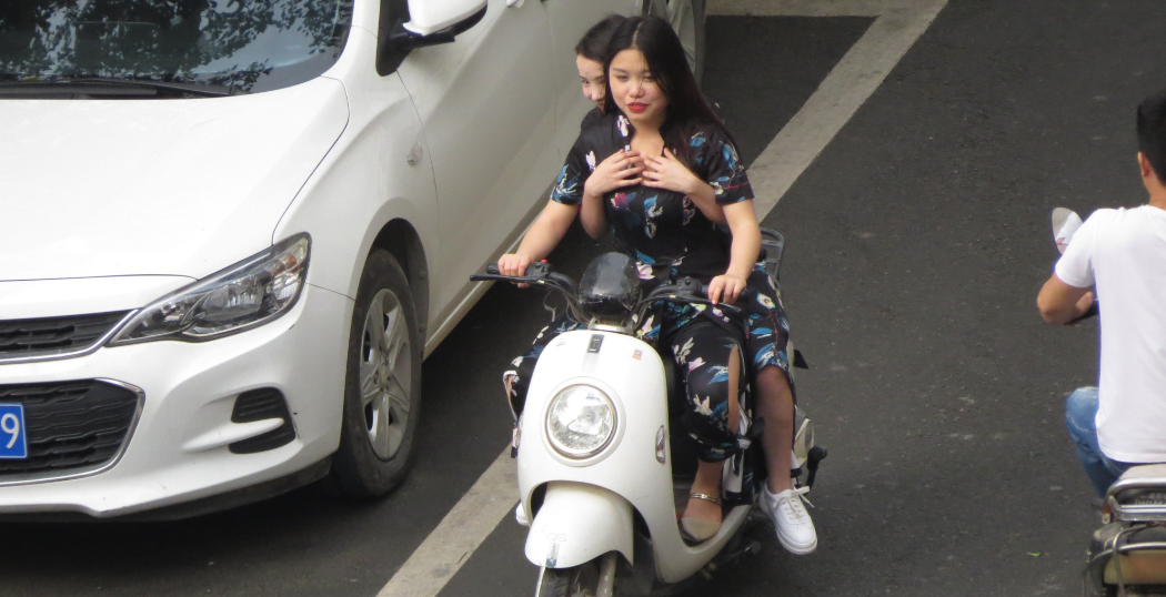 国家规定无人机限高120米，大疆这类科技创新企业如何生存？大疆十年后会以什么产品