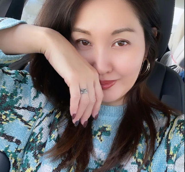 我已是中年女人了！今年40岁，居住在郑州，过着简单而宁静的生活。

每周都有双休
