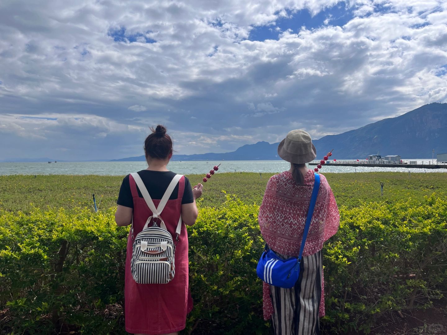 我的妈妈和大姨就是我最好的旅游搭子
突然发现我妈和我姨简直是超好的旅游搭子，出行
