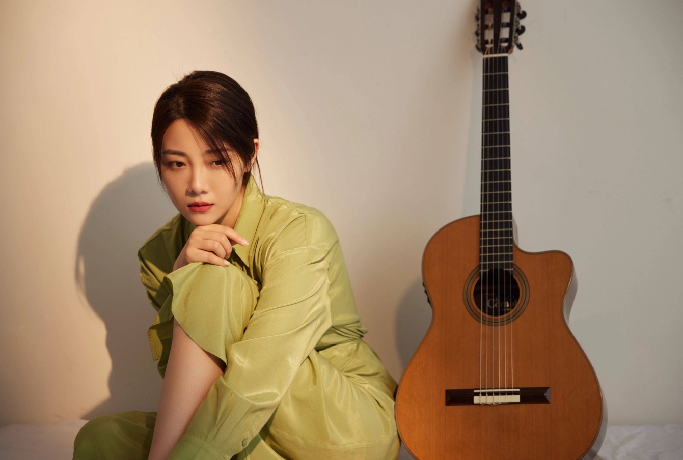 许明明的 ep 《明明》, 在自己的世界唱自己的故事, 把握现在