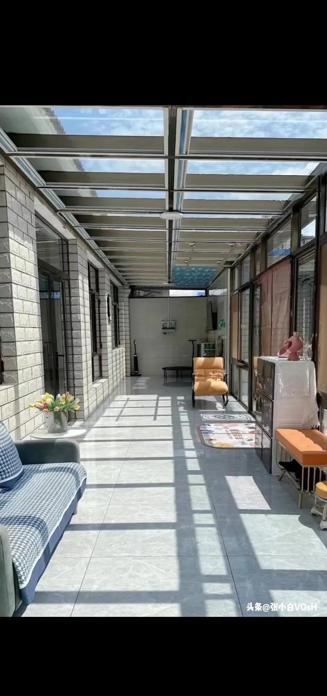 一名45岁男子在深圳以2000万元的价格卖掉了自己的房子，清还了银行贷款后，手头