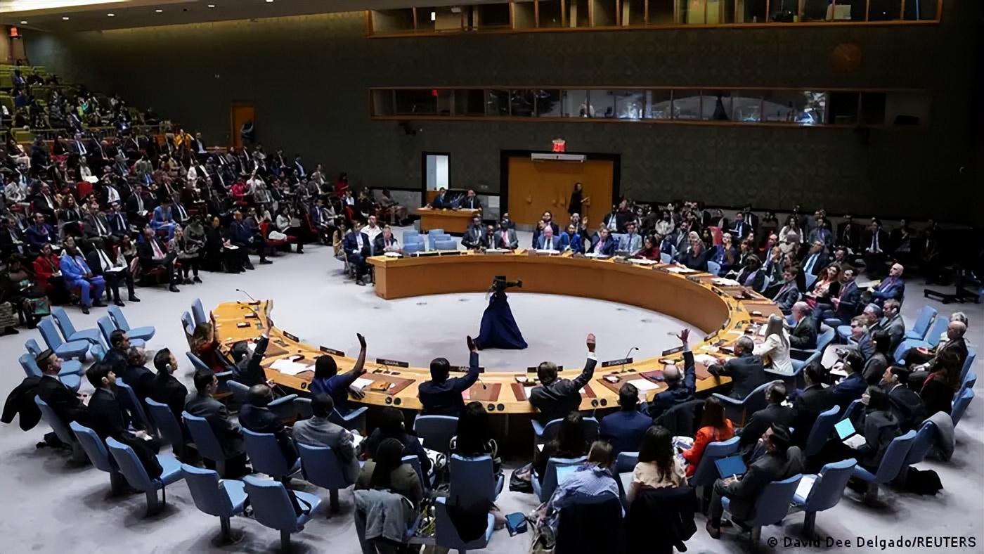 中国在安理会的身份变了，拴住以色列的手，是中方定下的头等大事
从11月开始，中国