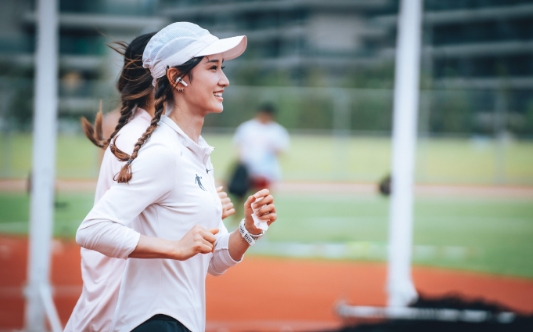 湿哒哒的天气。

跑的汗哒哒～

要是比赛的时候能笑的出来就好了。