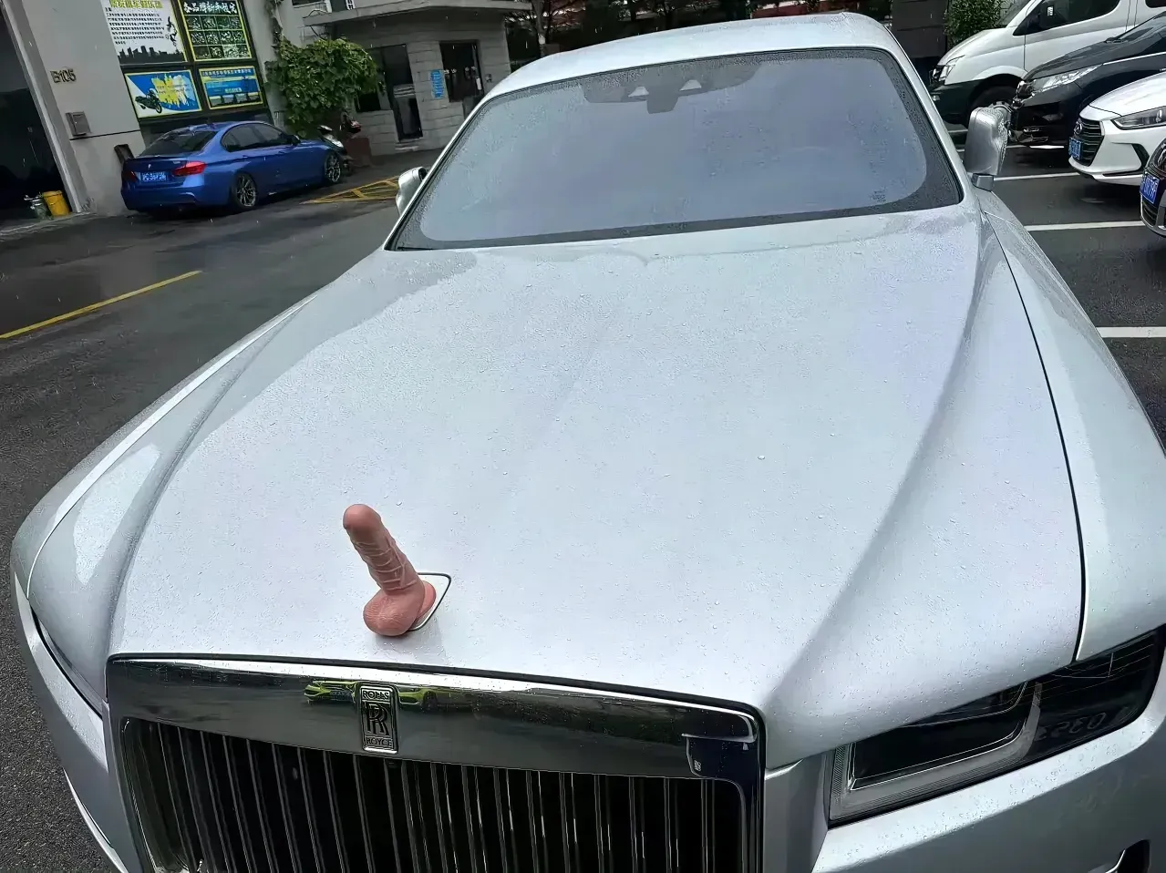 这车屌不屌，得配几个8