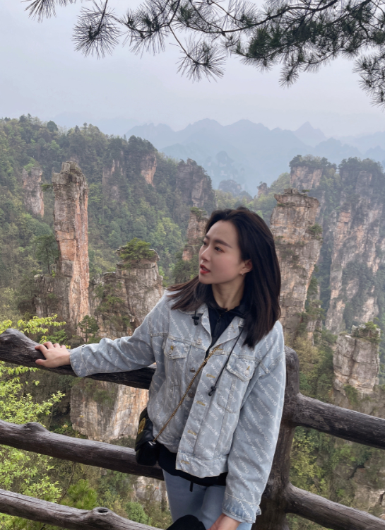 你转身向北 侧脸还是很美