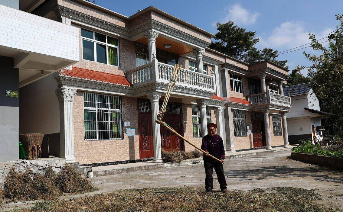 农村“怪象”越来越多！除了光棍多外，又有3大怪象“席卷”乡村！
第一：村里看不到