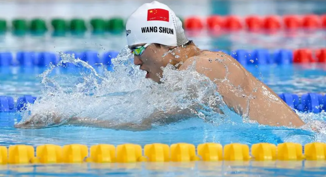 中国游泳队现役4位未婚的运动员

1、汪顺（男神）今年29岁

2、宁泽涛（男神