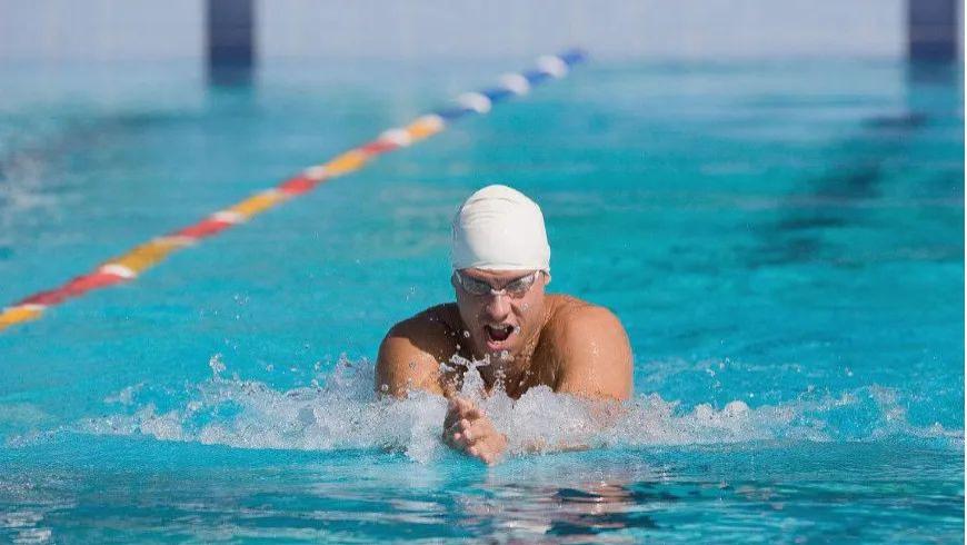 一个人长期学游泳，真的会有明显变化吗？
