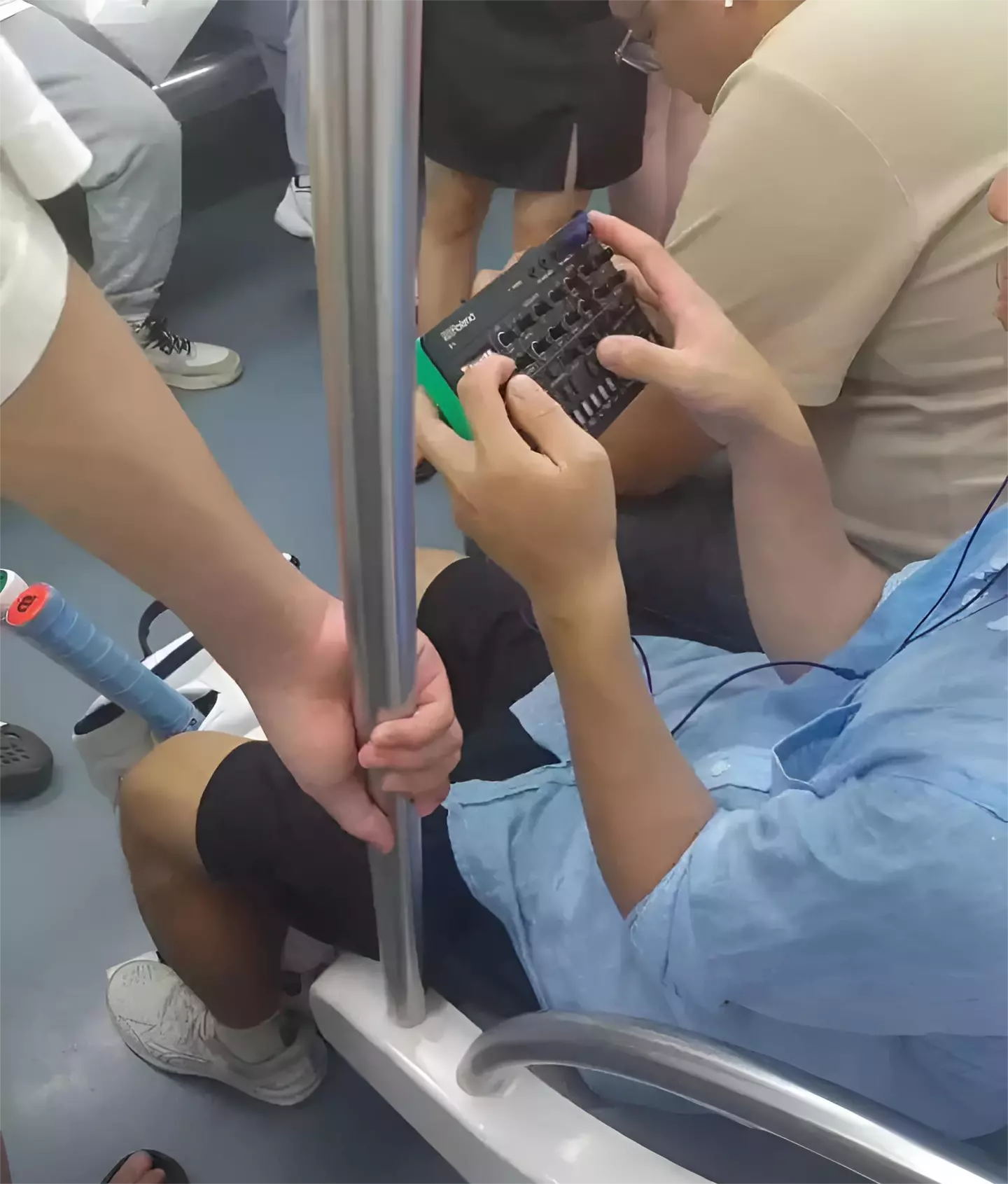 地铁见到的，谁科普一下。