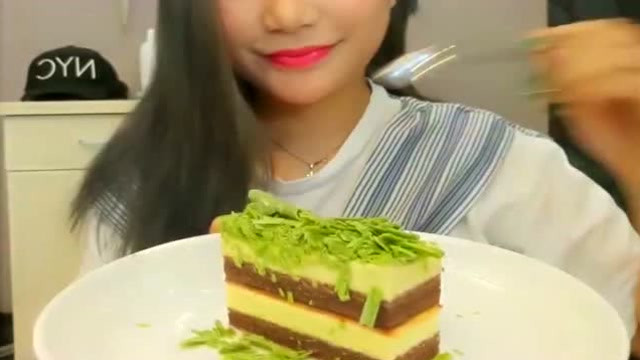 我才是这个家的亲闺女，但我爸却让我把眼角膜给继妹