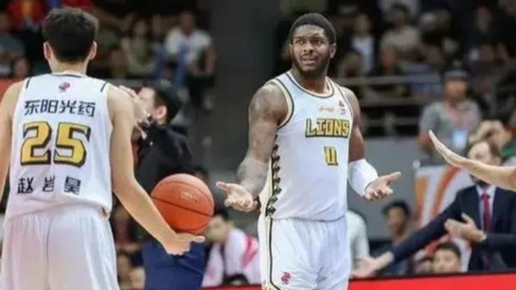 CBA骚操作！广厦裁掉12+7大中锋，和胡金秋有关，新外援或成关键