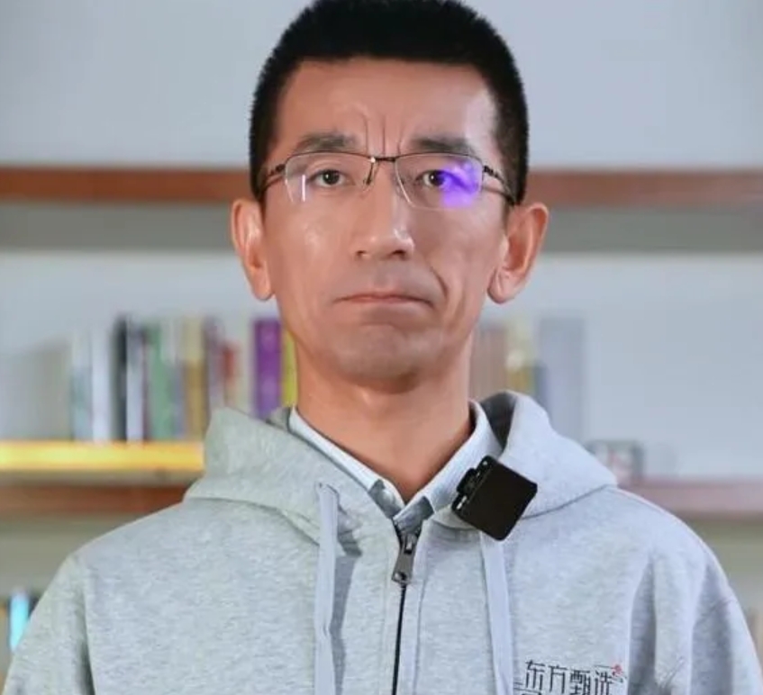 有人说印堂有长川字纹的人，虽具正义感，但得失心太重，理想抱负常施展不开，易坚持己