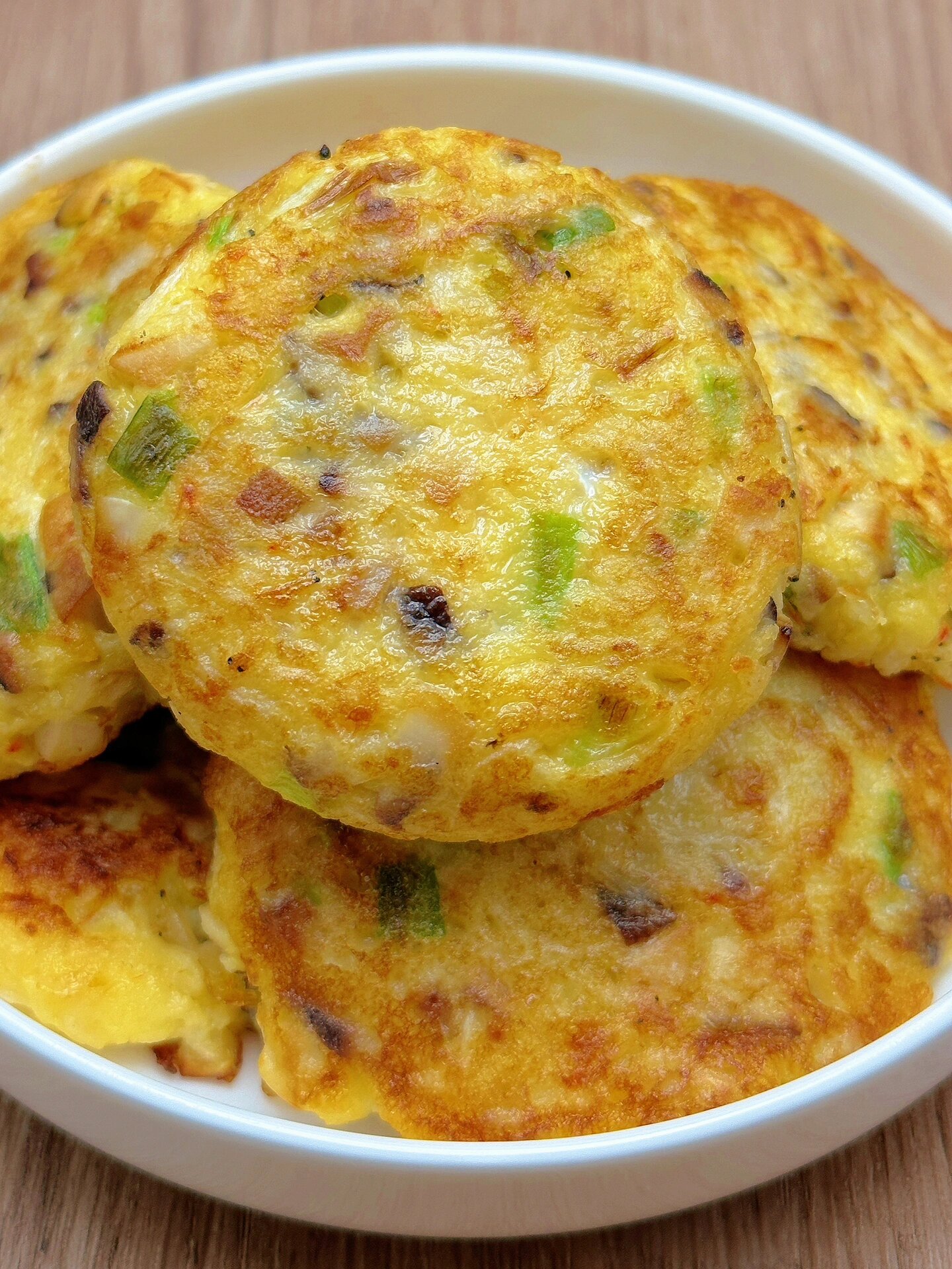 冬季要多吃萝卜，香煎萝卜饼！一个才20大卡
又到了吃白萝卜的季节啦~今天给姐妹们