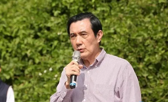 马英九曾在一次演讲中问台下的学生：“中国最南边的领土在哪里？”

结果台下的人都